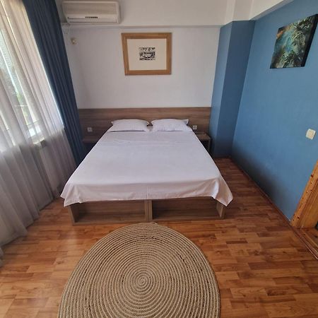 Hotel Poarta Apelor Sarichioi Exteriér fotografie